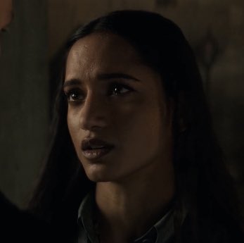 havilliartt's tweet photo. inej's heart eyes as saying goodbye to her boys https://t.co/cov0SzzcPM