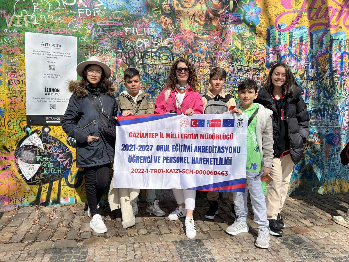 Gaziantep İl Milli Eğitim Müdürlüğü Erasmus + Okul Eğitimi Akreditasyonu Grup Öğrenci Faaliyeti için Hüsnü Dumlu  İmam Hatip Ortaokulu olarak Prag tayız🌏📌📎

<a href="/yasintepe/">Yasin TEPE</a> <a href="/M_A_Tiryakioglu/">Mehmet Ali TİRYAKİOĞLU🇹🇷</a> 
<a href="/ulusalajans/">Türkiye Ulusal Ajansı 🇹🇷 Turkish NA</a>
<a href="/_kayazehra/">Zehra KAYA</a> 
<a href="/etwgaziantep/">Erasmus / eTwinning Gaziantep</a> 
@husnudumluiho