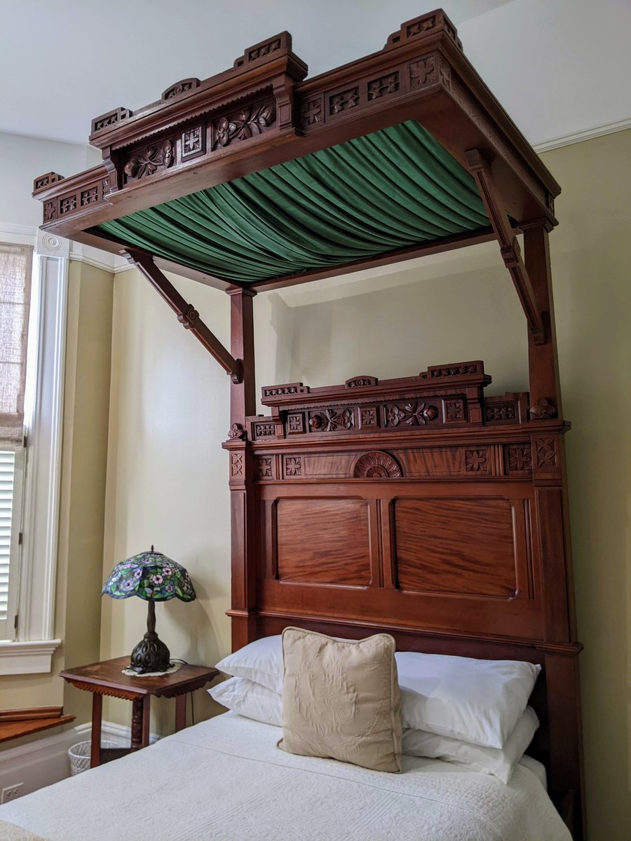 GrndVictorianBB's tweet photo. It seems that canopy beds are back in fashion, but honestly, have they ever fallen out of favor? 🥰🛌
Reserve the Evergreen Guest Room today!
https://t.co/XHeOqWEmzQ
.
.
.
#nolainns #neworleansbedandbreakfast #stcharlesavenue #victorianinns #historicneworleans #victorianstyle https://t.co/iAjWKrwfmQ