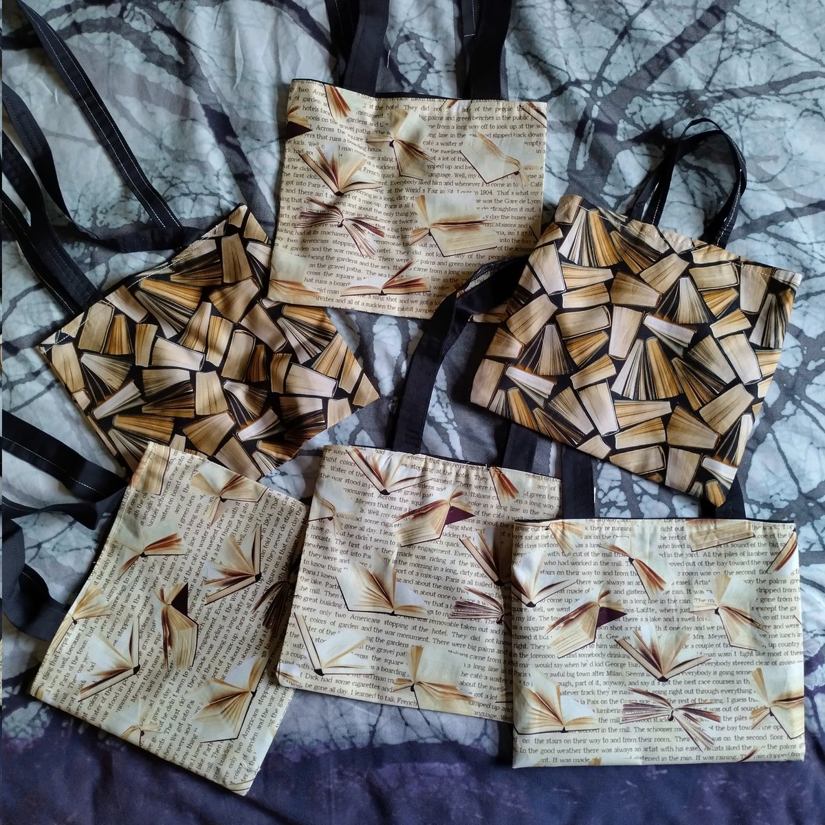 BookMinxSJV's tweet photo. Is it even a day off if I don't spend six hours sewing six #booktote gift bags? https://t.co/cGGnap3ygw