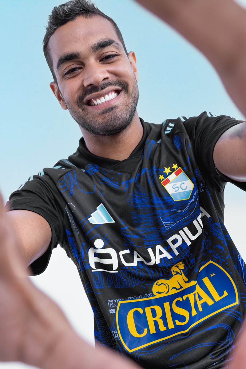 ClubSCristal's tweet photo. Somos un club comprometido con nuestro planeta. 
Nos sumamos a la campaña #EarthDay y presentamos nuestra nueva camiseta en honor al Día de la Tierra.
 
¡Fuerza Cristal!
 
#adidasfootball #creadoconadidas 
#FuerzaCristal
#SomosFamilia https://t.co/tdgHRQQYCX