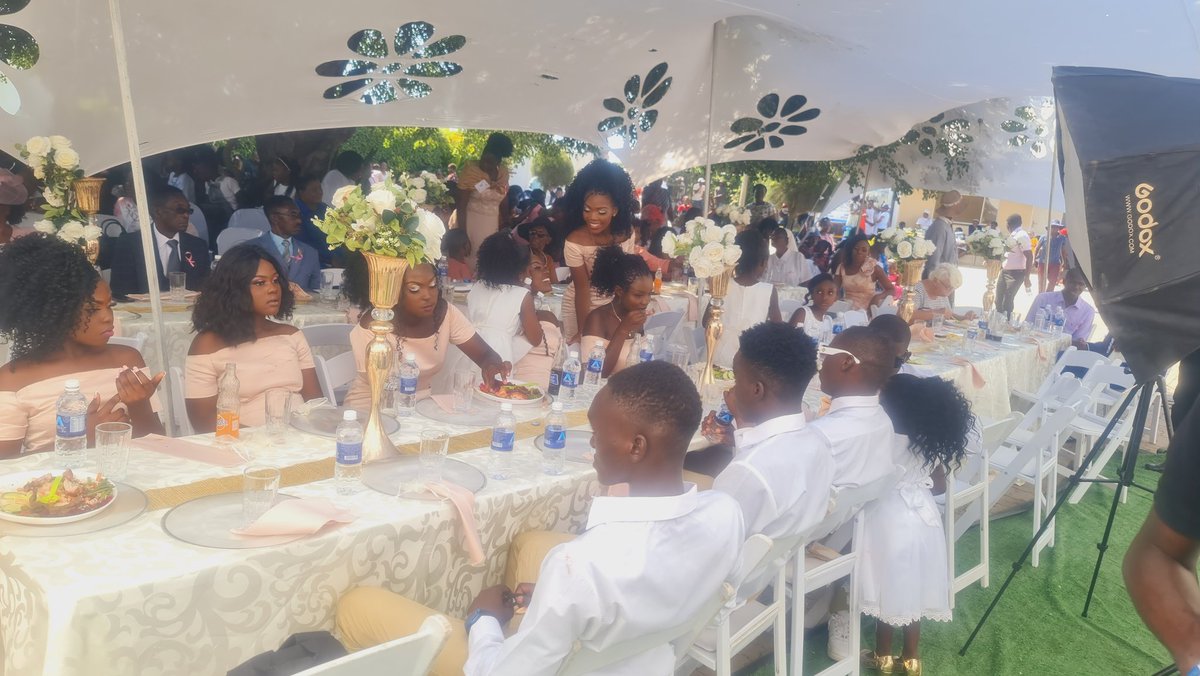 OnPointMedia4's tweet photo. Sound System that connects the dots of Happiness and Joy!!
Congratulations Mr & Mrs Tsandukwa.
Thank you for trusting us with your special event.
09/04/2023
Venue : Roman Catholic Church and Guide Events (Shamba Gardens)
MC @LloydMungoni
#PASystemHire #advertising #events https://t.co/CFUrwpsOY9