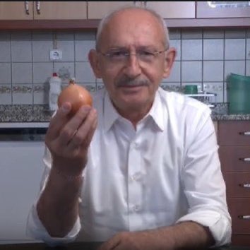 Mesele karnını doyurma değil 
vizyon meselesidir… 
Mesele pahalılık alım gücü değil 
bağımsız ve güçlü devlet meselesidir…
Mesele koltuk için pazarlık değil
memleket için omuz omuza vermektir.
Mesele ucuz siyaset değil
bin yıllık bir destanı yeniden yazmaktır.