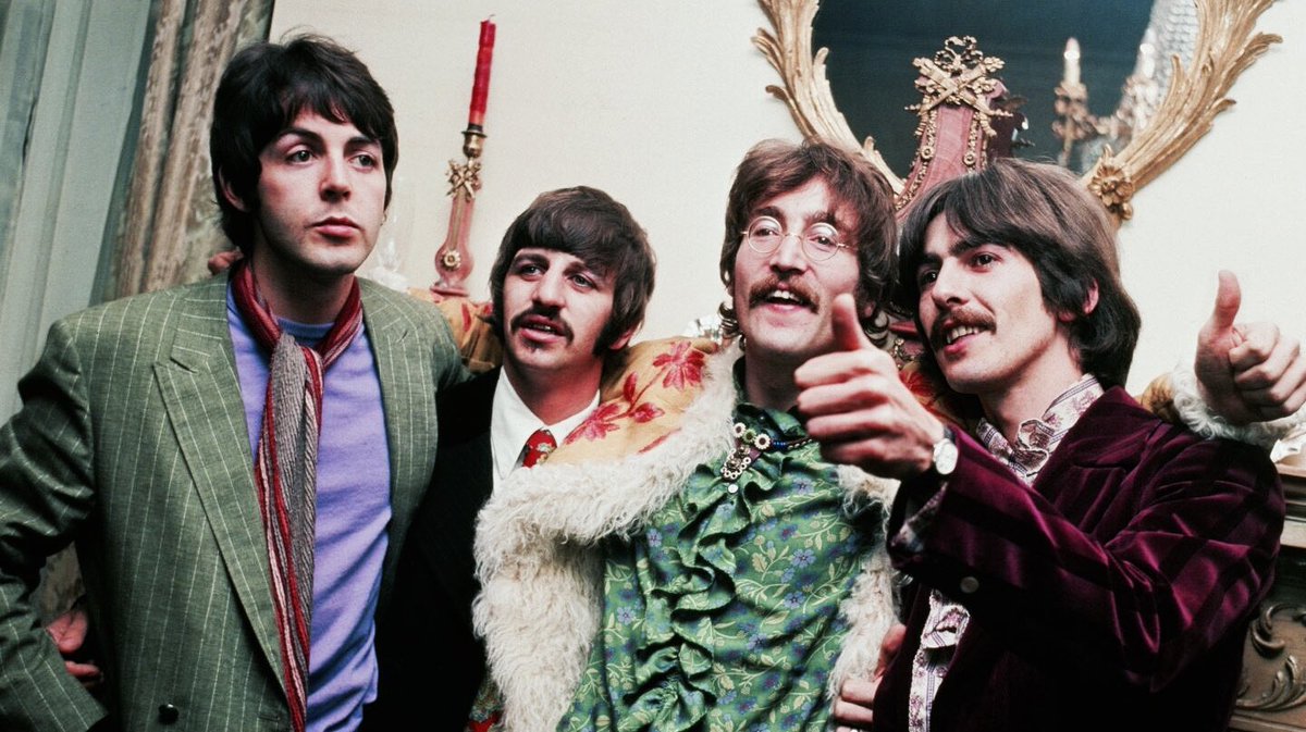 retrochenta's tweet photo. Hoy hace 53 años que Paul McCartney anunció en una entrevista en el Daily Mirror la separación definitiva de su grupo “The Beatles”. https://t.co/OggSsDoII7