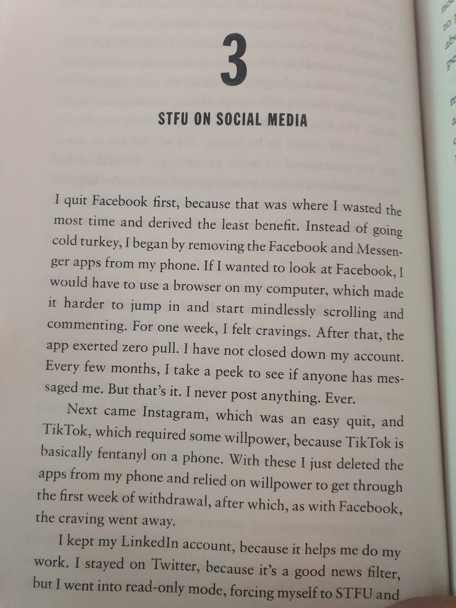 Feliciamabuza's tweet photo. It's tough to get off Twitter. I try to use it to inspire & show gratitude. Reading a book by #DanLyons on how to be quiet in an endlessly noisy social media world. I've done well with getting off #IG, #FB & turning off the news. Social media is addictive. Making slow progress🙏🏾 https://t.co/DvqVpseYzZ