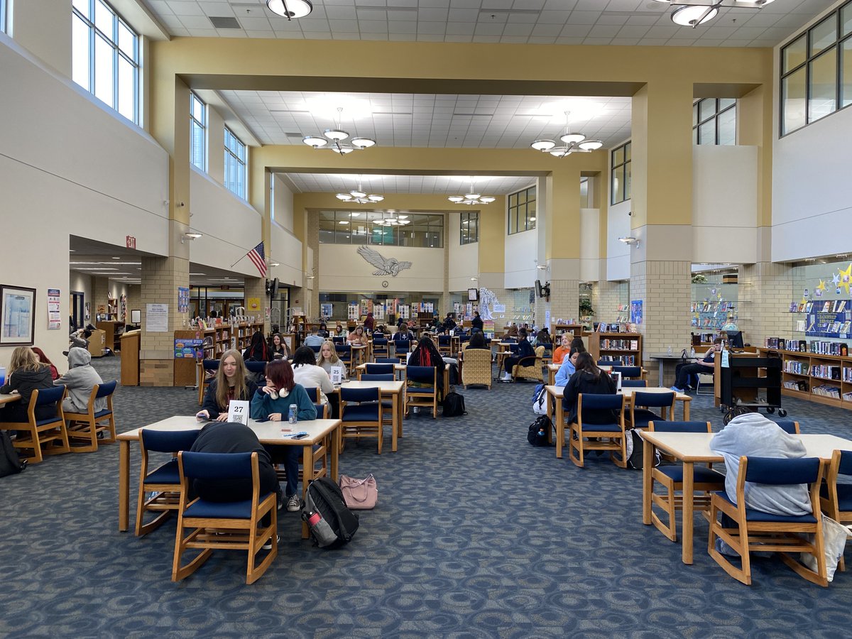 dmbeecher's tweet photo. #DecaturProud of our @DCHS_hawks students who understand the value of our #SchoolLibrary! #LibrarySnapshot @AISLE_ILF https://t.co/LY6bRjatCG