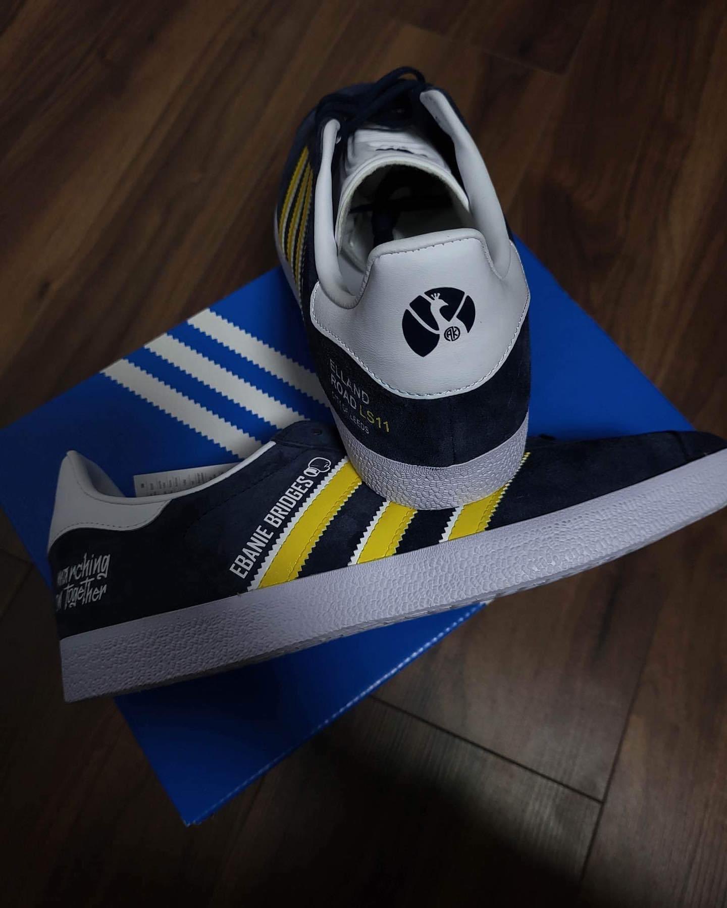 leeds united trainers