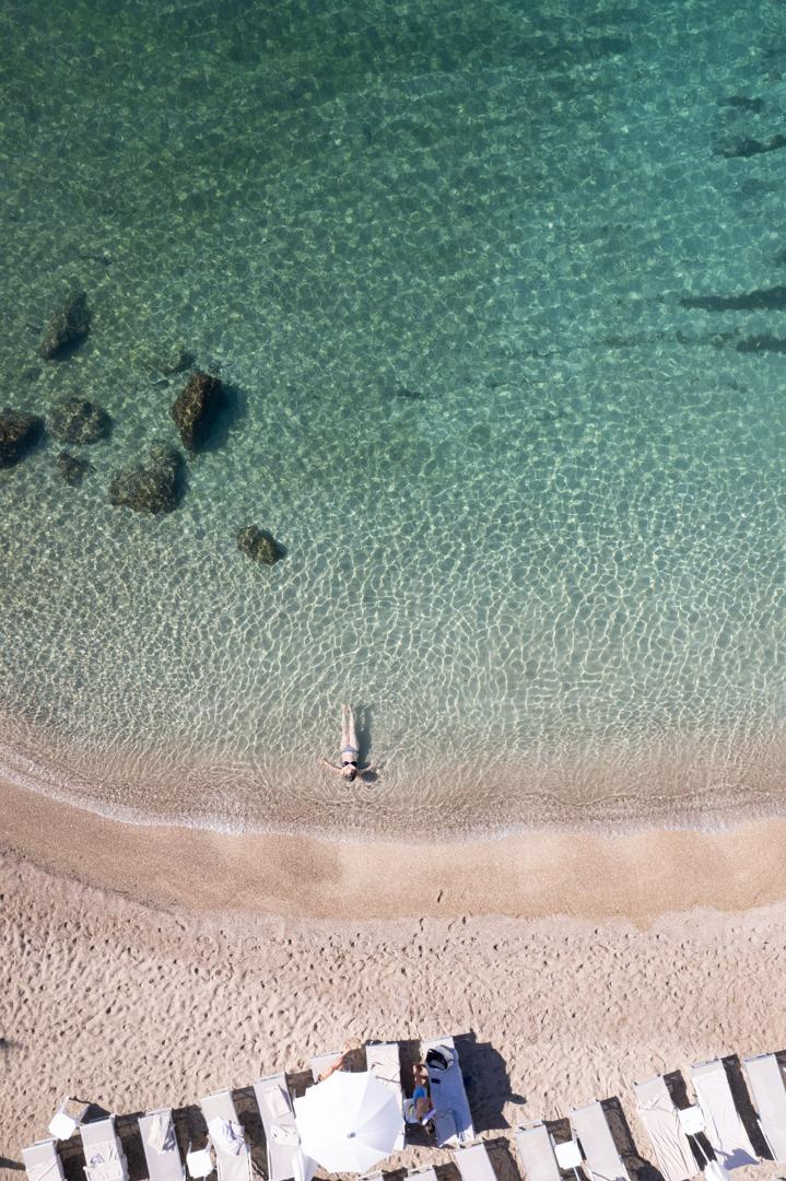 🐠 Emerging from the crystal clear waters of the Mediterranean Sea, Le Méridien Beach Plaza is a hidden gem to add to the top of your bucket list.