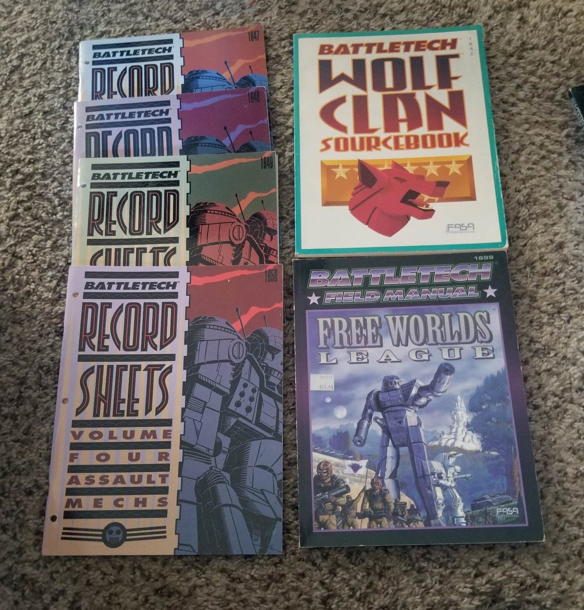 catalystgamelab's tweet photo. Hi everyone!  There's a community member who needs to raise some quick cash for a family emergency and is selling a TON of cool BattleTech stuff - old and new.  The entire lot is $1,800

If interested, email rem@catalystgamelabs.com and we'll connect you.

#battletech #miniatures https://t.co/sVILJ8k9U9
