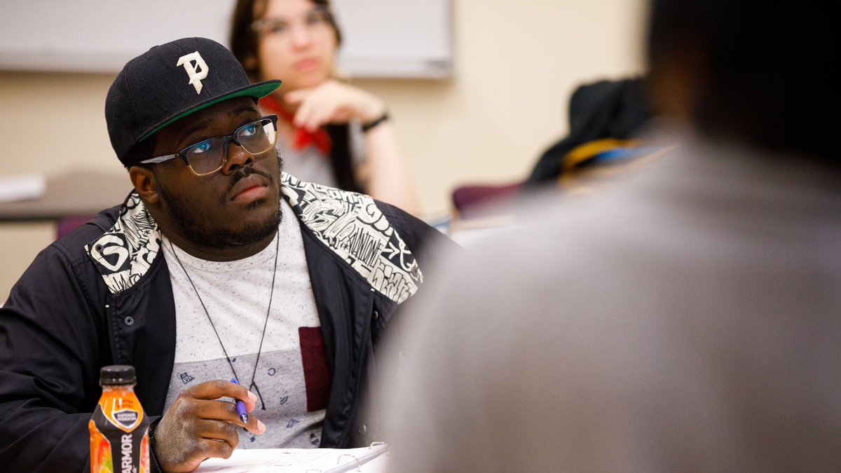 MtHoodCommunity's tweet image. Are you a first-time or first-generation student? Our Mt. Hood Scholars Program helps students navigate academic advising, financial aid, academic support and any potential barriers to completing college. To learn more, visit buff.ly/4176MYE #firstgenstudent #college