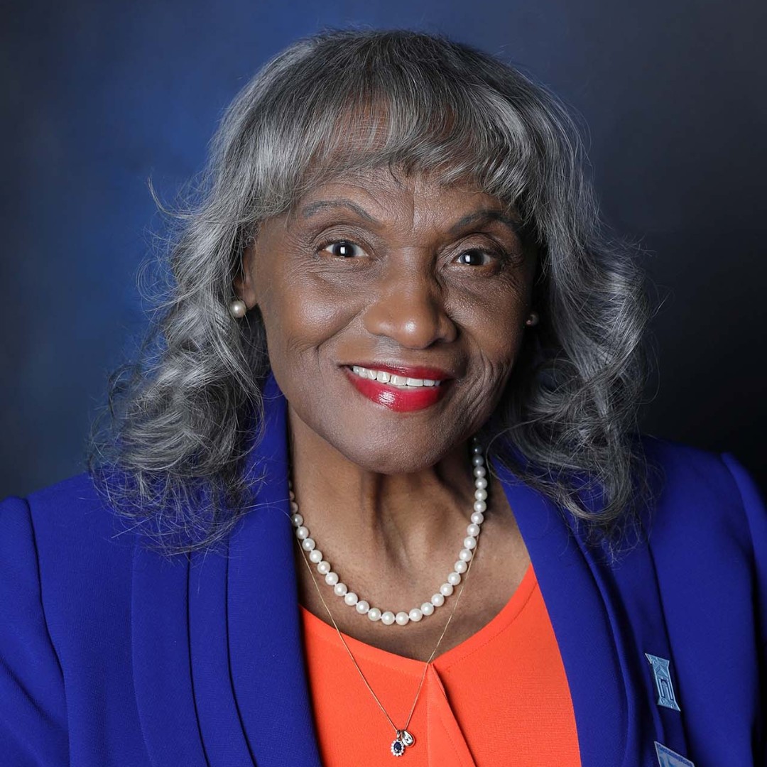 spelmanlane's tweet image. Alumnae Celebration recognizes our Founders Day honorees Tayari Jones, C&apos;91, Dr. Ernestine Hogan, C&apos;68, and Dr. Sandra Sims Patterson, C&apos;70.  Join us tonight at 6 p.m. at Friendship Baptist Church in Atlanta.  The attire is dressy business casual.#SpelmanFoundersDay