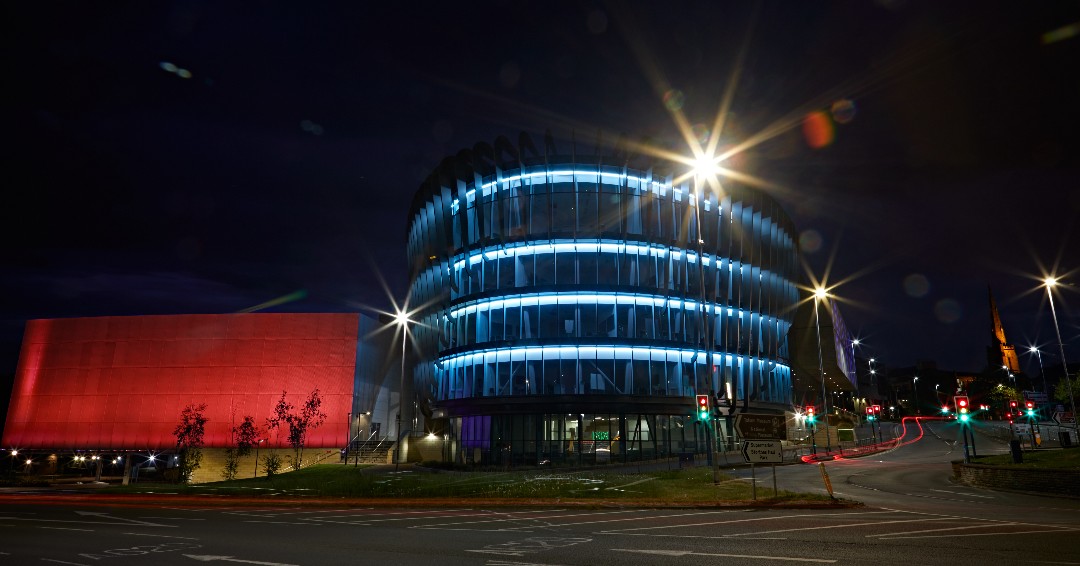 HuddersfieldUni's tweet photo. We’re shining a light on Parkinson’s by lighting up Oastler Building in blue tomorrow. 11 April is World Parkinson’s Day, Parkinson’s is the fastest-growing neurological condition in the world and affects 8.5 million + individuals worldwide*. 
#WorldParkinsonsDay

*Source: @WHO https://t.co/VAMRKekTZ8