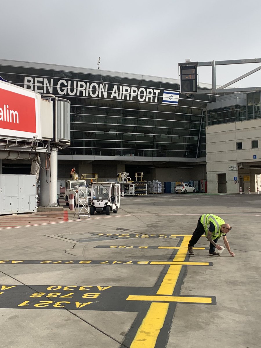 TLV, gate B8, getting ready for UA90. Alex our ramp agent is making sure no FODs on our spot ✈️#SafetyBlitz week 1 <a href="/AOSafetyUAL/">AO Safety UAL</a> @UA_MarkClays