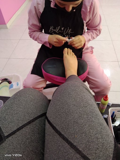 Tributa para mis pies , se util 😾 #FOOTFETİSH #footfetısh #feetfethish #feetpic #feet_lover #feetfetiche<a href="/tag/footfeti%CC%87sh"class="tags">#FOOTFETİSH</a><a href="/tag/dominatrix"class="tags"><span>#dominatrix</span></a><a href="/tag/mistress"class="tags"><span>#mistress</span></a><a href="/tag/paypal"class="tags"><span>#paypal</span></a><a href="/tag/findom"class="tags"><span>#findom</span></a><a href="/tag/goddes"class="tags"><span>#goddes</span></a>