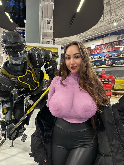 Wanna play with me?🤪 https://t.co/JEjdCemPa7