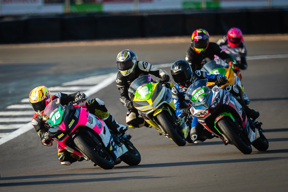 Aaronlilly_75's tweet photo. By far not an easy weekend after being taken out after the 🏁 on Saturday and racing with a bike that was a handful to ride on Sunday…
We’ll try again at Donington Park in May 💪🏻
Read the report 👉🏻 https://t.co/uKqBF8YVxF
#SilverstoneBSB #AL75 https://t.co/6qlDfek2Wq