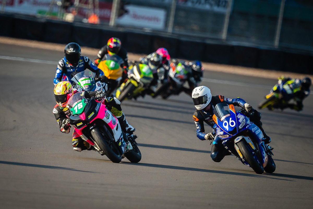 Aaronlilly_75's tweet photo. By far not an easy weekend after being taken out after the 🏁 on Saturday and racing with a bike that was a handful to ride on Sunday…
We’ll try again at Donington Park in May 💪🏻
Read the report 👉🏻 https://t.co/uKqBF8YVxF
#SilverstoneBSB #AL75 https://t.co/6qlDfek2Wq