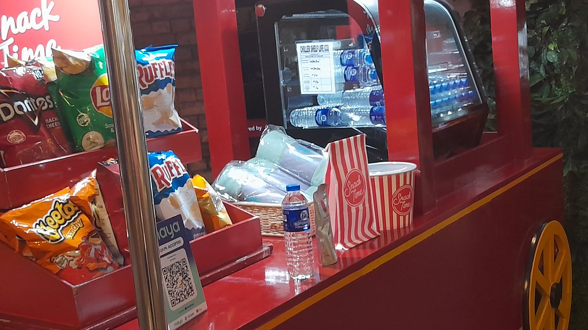 mishamiyuki's tweet photo. When I thought SM Cinema is selling yarns. 🤣
John Wick 4 is a good movie tho. https://t.co/3TvKmiwJUV