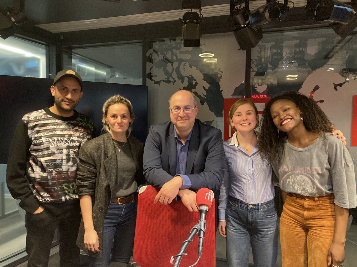 🎭 Les metteurs en scène Amine Adjina et Émilie Prévosteau ainsi que les comédiennes Marie Oppert et Claïna Clavaron étaient les invités de @JFCadet_RFI sur <a href="/RFI/">RFI</a> pour la pièce 
« Théorème/ Je me sens un cœur à aimer toute la terre » à applaudir au Vieux-Colombier de la <a href="/ComedieFr/">Comédie-Française</a>
