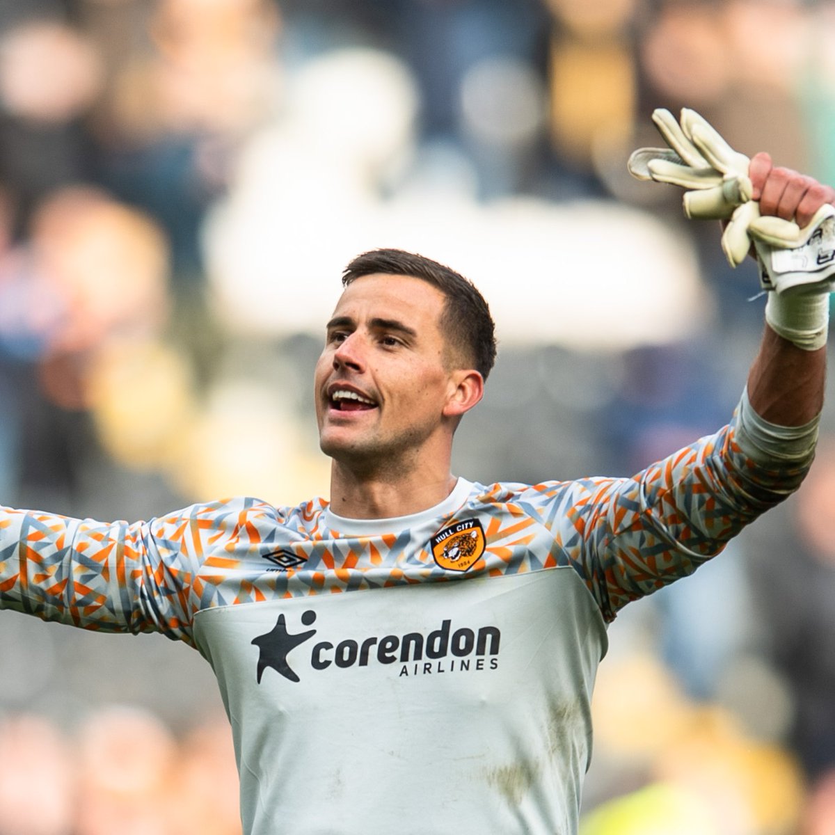 HullCity's tweet photo. Karl Darlow.

#hcafc https://t.co/l1S1hVx2mS