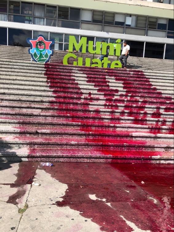 🔴 RECORDATORIO 🔴

Y la #CiudadDeGuatemala lleva décadas bajo la maldición de los #Arzu...

Urge cambio en la @muniguate ‼️