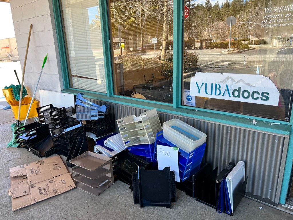Letter by community leaders unable to prevent loss of urgent care facility. For the past twenty-three years, YubaDocs provided urgent care in western Nevada County. This weekend, co-owners Dr. Roger Hicks, Linda Rachmel and many of the clinic's staff bit.ly/3nVHP37