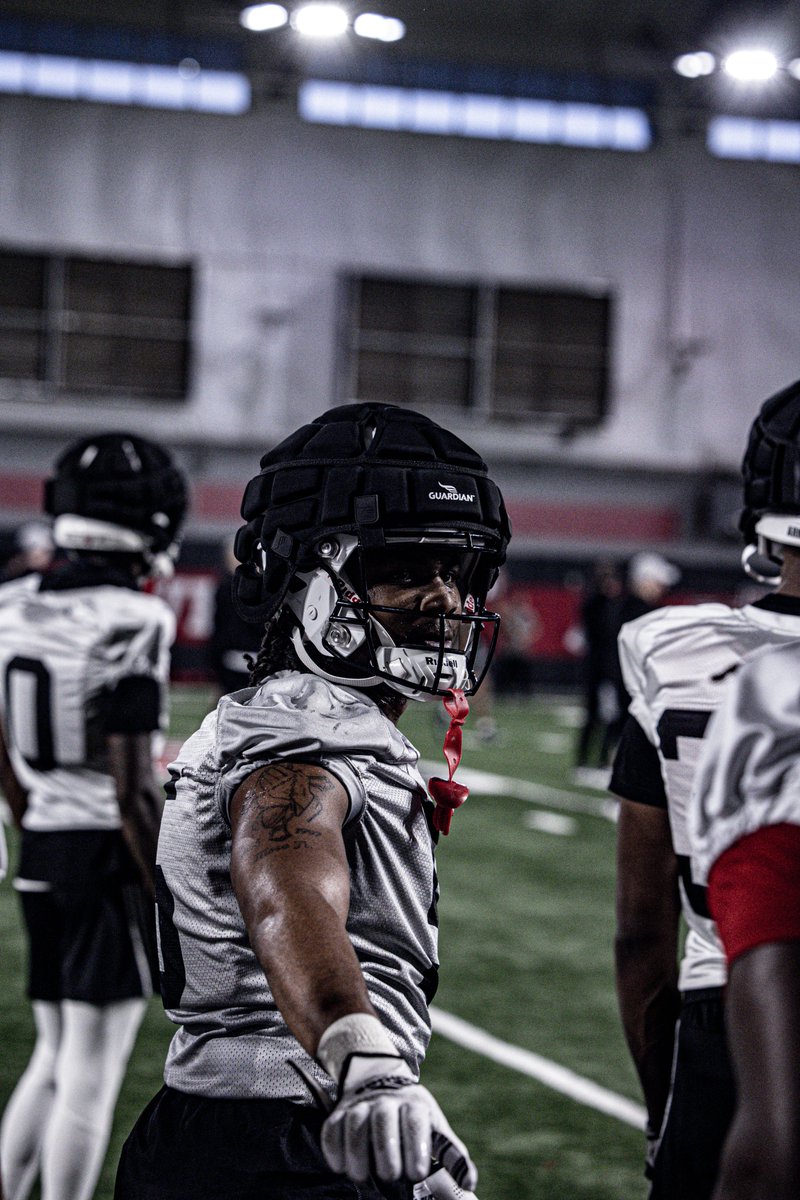 AStateFB's tweet photo. 5️⃣ 𝑫𝑨𝒀𝑺 𝑼𝑵𝑻𝑰𝑳 𝑺𝑷𝑹𝑰𝑵𝑮 𝑮𝑨𝑴𝑬

Here’s our #5‼️ RB Ja’Quez Cross🐺

#WolvesUp x #ADifferentBreed https://t.co/gvGXhfndCb