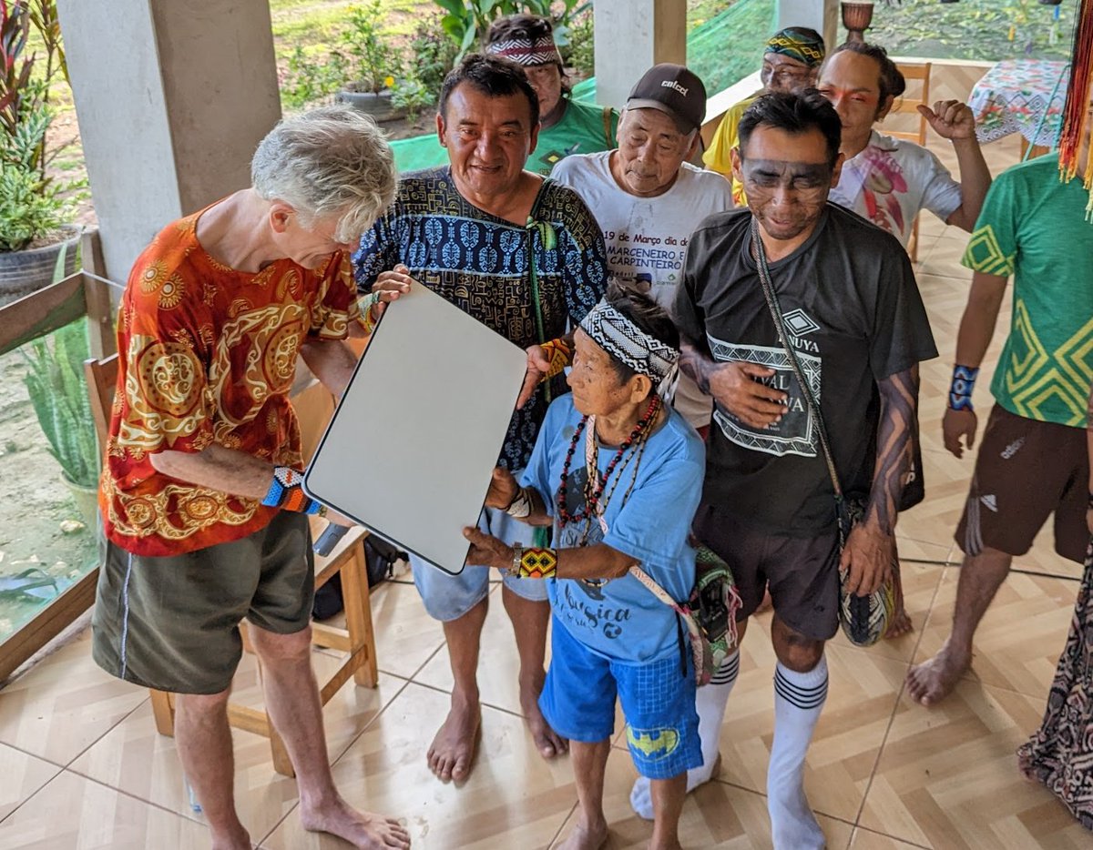 gragnar's tweet image. The Amazon village of Pinuya receiving a Starlink _
 in the state of Acre, Brazil.
@elonmusk @khrafnsson