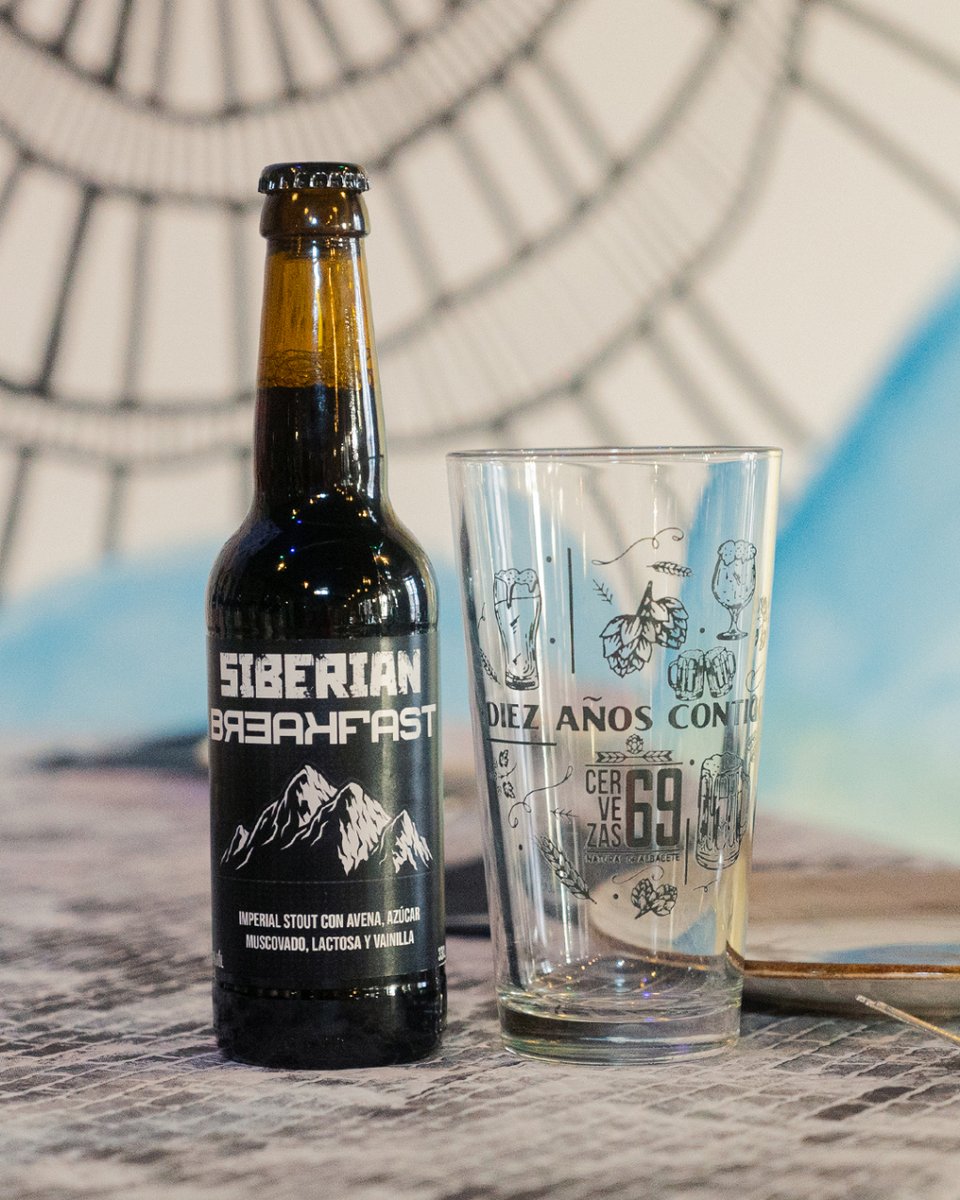 ¿Has probado ya nuestra Siberian Breakfast? 😎🍺 Una #cerveza ideal para acompañar cualquier buen postre🤤¿Te apuntas? Pruébala y cuéntanos tu experiencia 👌🏼 #craftbeer #beer #albacete #beertime #cervezaartesana #craftbeerstyle