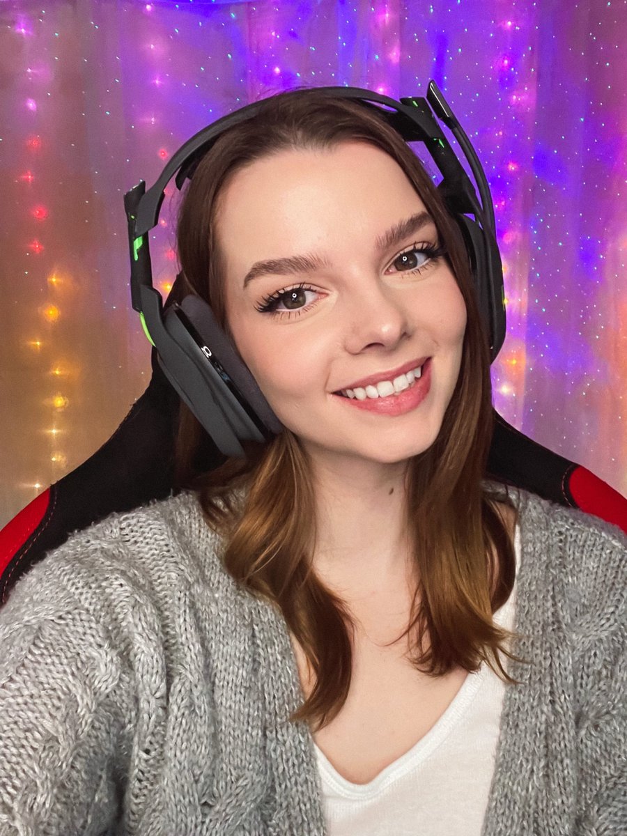 Devon on Twitter "I’m live now! Come join for some Star Citizen! 🚀