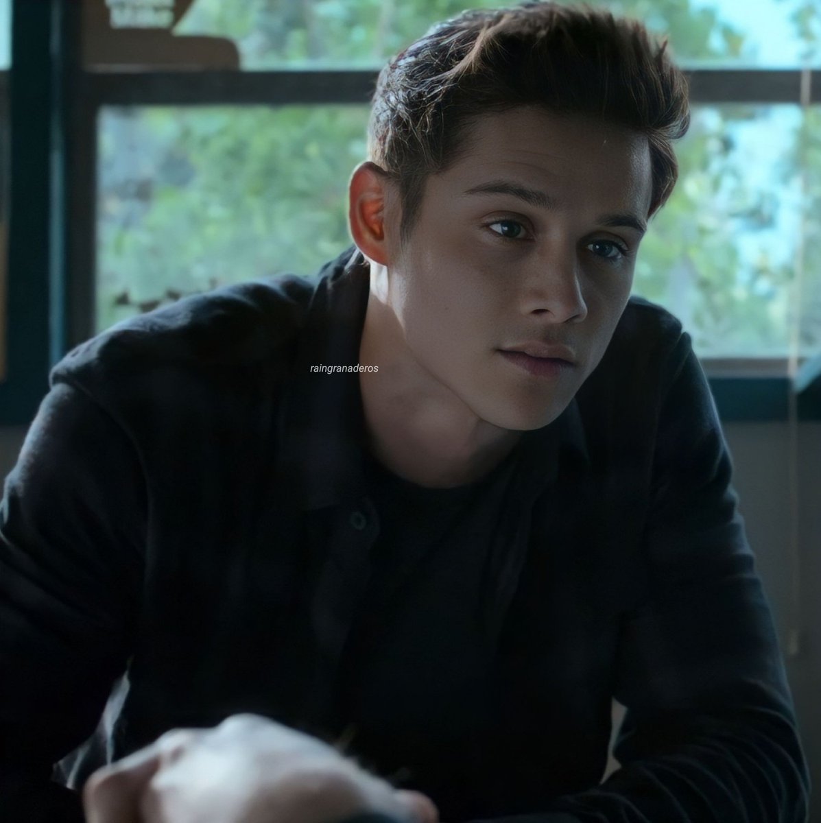 raingranaderos's tweet photo. my top 4 favorite villain characters of timmy😌
tom from who invited them 
montgomery de la cruz from 13 reasons why 
travis from buried in barstow 
and shane davidson from walker independence! 
he was absolutely so fucking good in all these projects! so proud of my boy🤍 https://t.co/GyhgmRtPsG