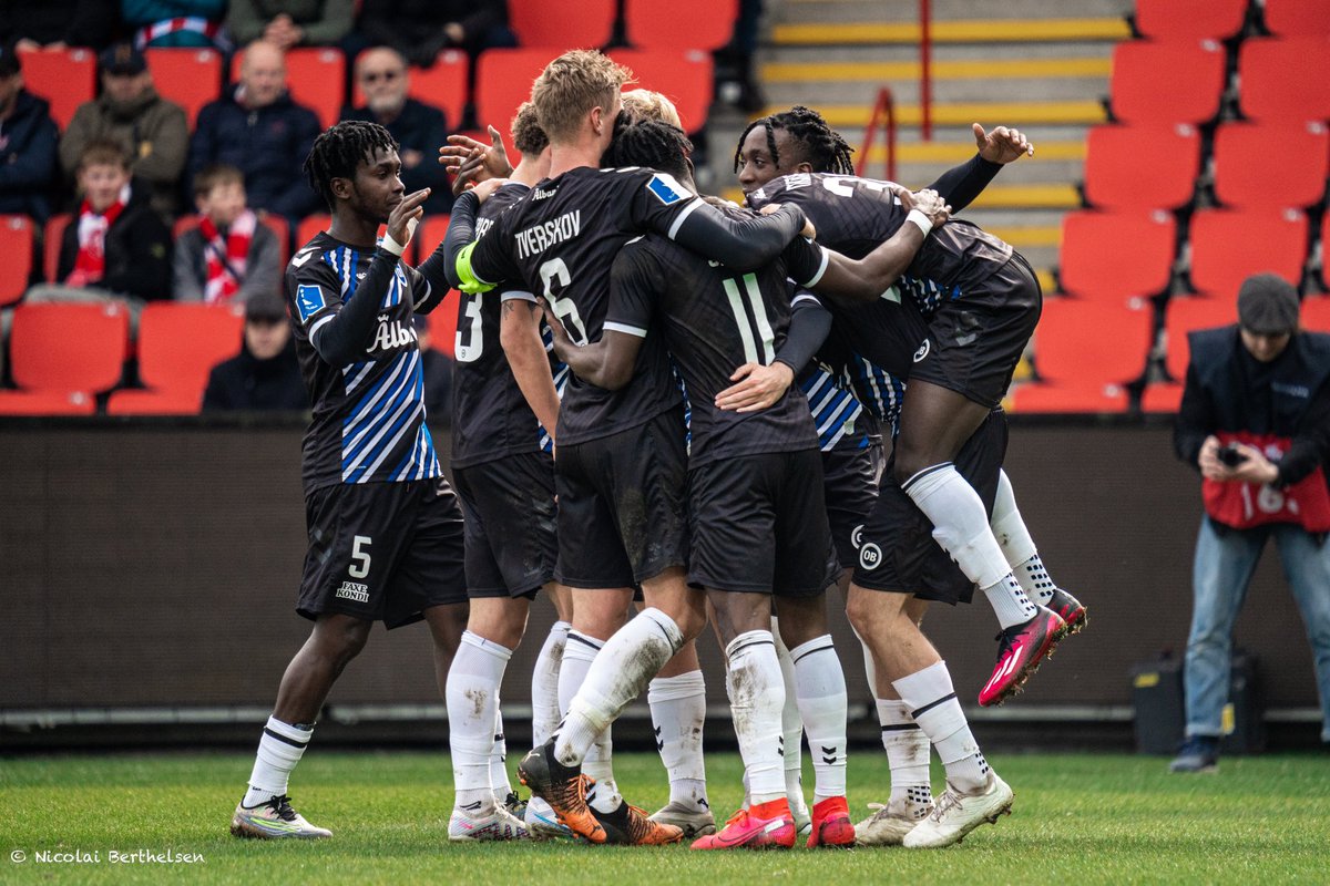 OBfrasidelinjen's tweet photo. MÅL MÅL MÅL! VI ELSKER MÅL 😍
#obdk #sldk #aabob https://t.co/4cvQU2tb86