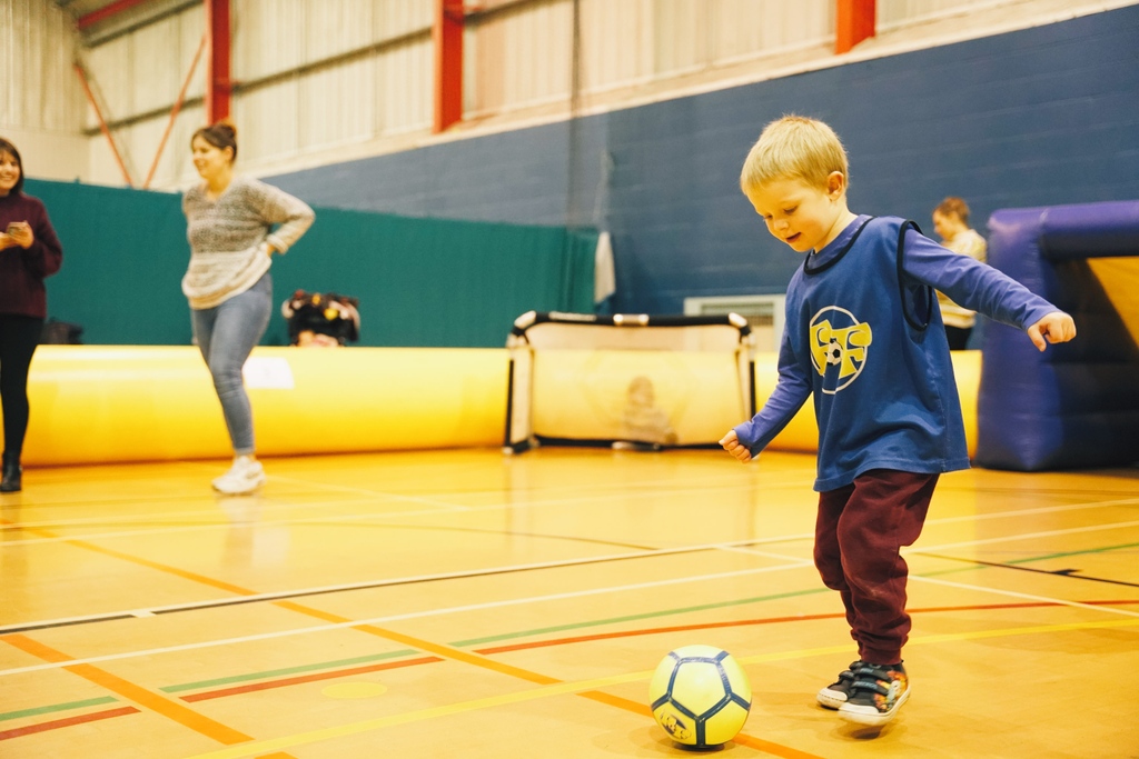 🥳 FOOTBALL FUN IN OUR GIANT Inflatable Pitch is an incredible experience no matter your age!

Whether you're a tot experiencing our pitch for the first time, or an older child back for another day of epic Football Fun Camps our Giant Inflatable Pitch never gets boring.