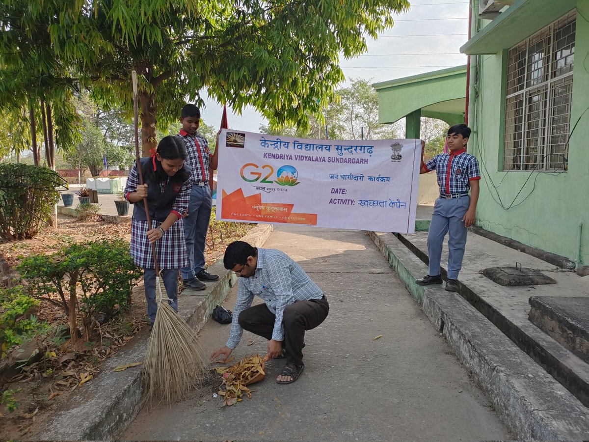 KSundargarh's tweet photo. Swachhata Campaign G20  at KV Sundargarh and outside https://t.co/0Tk8kxeh6Z