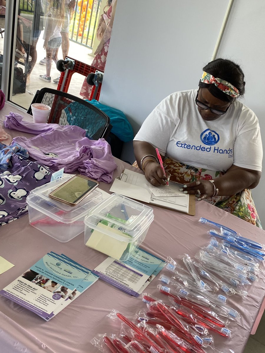 PierreFCharles1's tweet photo. #LatePost
Welcome Springtime that was on April 1st.
A Family Fun Event that was at the Clyde W. Judson Community Center!
βLetβs Make A Difference in D4.β
#welcomespringtime #get2nomi #familyfunday #music #food #giveaways #goodiebags #bouncehouses #resources #district4 #district2 https://t.co/RxcPfGkrbM