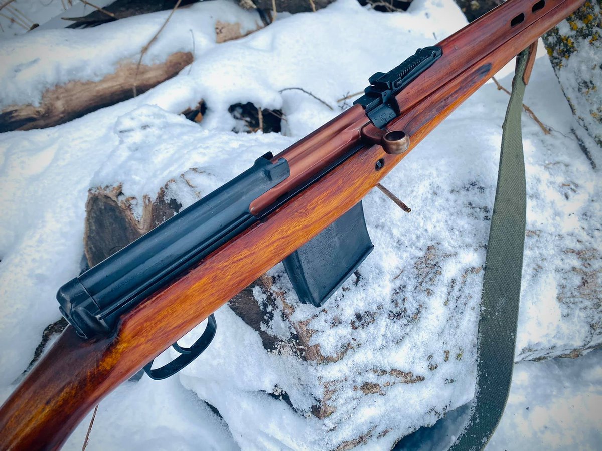 FirearmsNewsMag's tweet photo. Second best self-loading rifle of World War II? What do you think?

#worldwar2 #militaryhistory #sovietweapons #svt40 #militarysmallarms https://t.co/xRY1lkNGnP