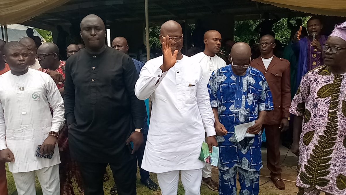 gbenga_oyekola1's tweet photo. Earlier today, we were at the Galilee Program organized by the Christian Association of Nigeria, Oyo State Chapter.
It was a great time to celebrate the resurrection of Christ and also a great opportunity to appreciate the good people for voting us into power. https://t.co/3GPUyPQpbX