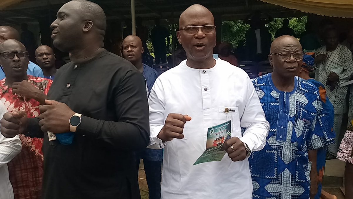 gbenga_oyekola1's tweet photo. Earlier today, we were at the Galilee Program organized by the Christian Association of Nigeria, Oyo State Chapter.
It was a great time to celebrate the resurrection of Christ and also a great opportunity to appreciate the good people for voting us into power. https://t.co/3GPUyPQpbX