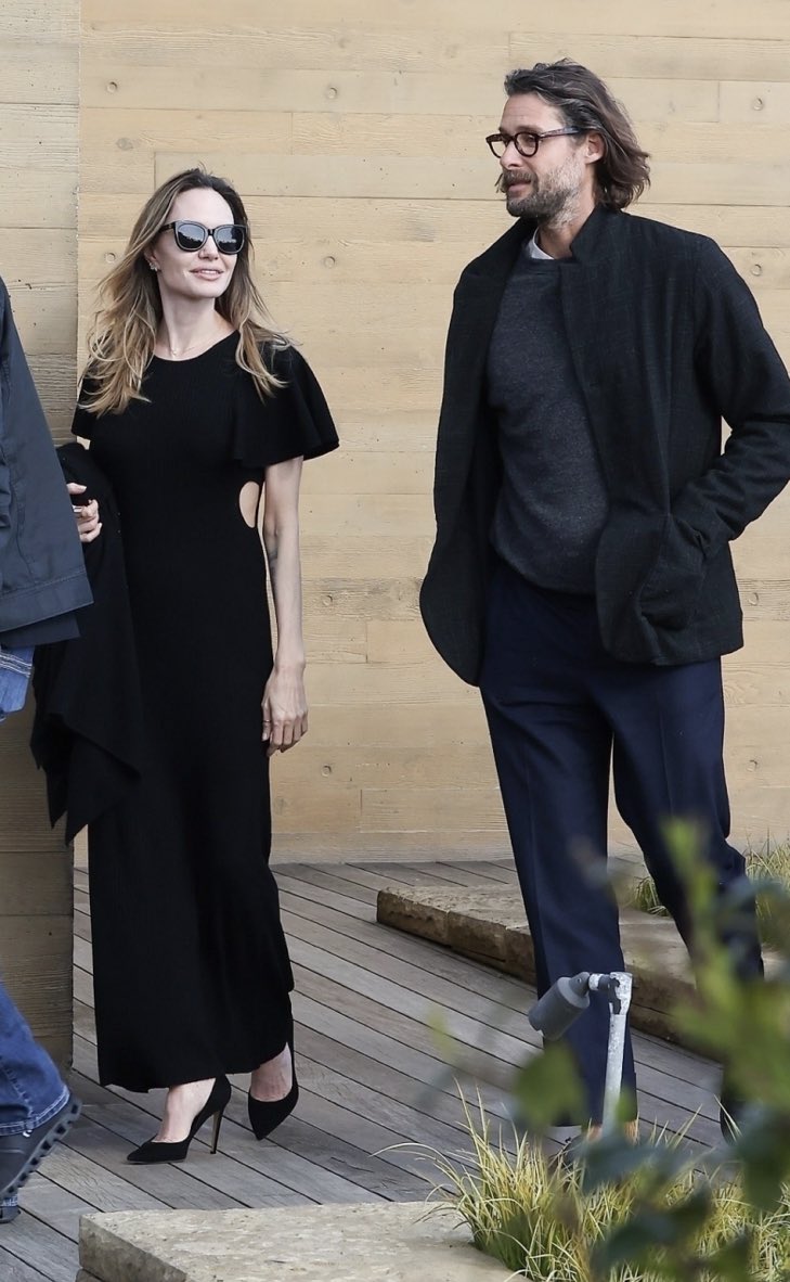 starsignstyle's tweet photo. ❤️ Surprised more isn’t going on for Angelina Jolie, having had her Jupiter Return recently - just a three-hour lunch with billionaire David Mayer de Rothschild… wish she’d have worn a splash of red…❤️ #jupiterinaries #jupiterreturn #celebrityastrology https://t.co/Snuh1vtfTo