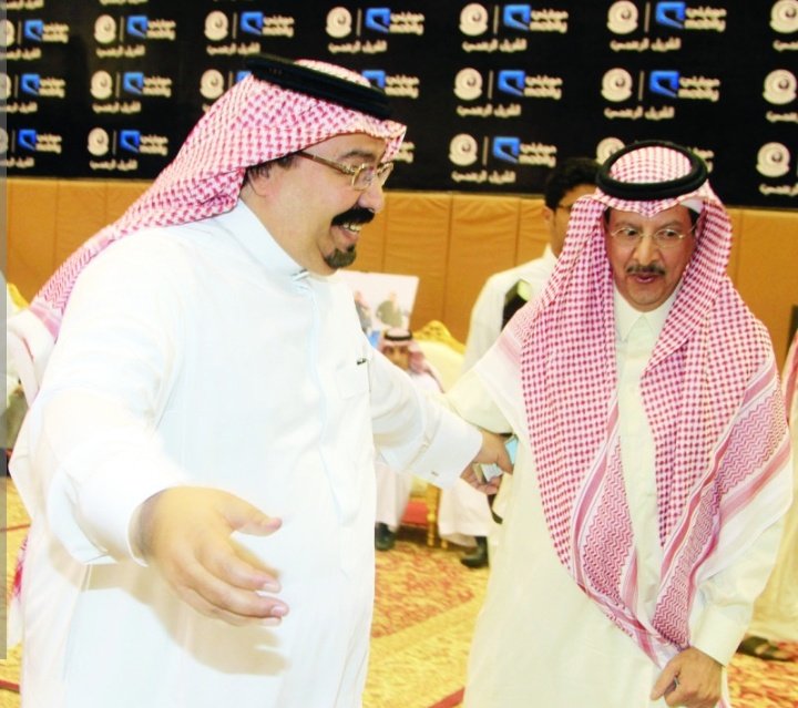 هـلالي قـديم (@hlaal56) on Twitter photo عندما يكتب تقرأ وتزداد ثقافتك
عندما يتحدث عليك أن تنصت
وعندما تهم بالكتابة أمامه
ترتعش يدك ويخجل قلمك
لما لا وهو القامة والمدرسة الإعلامية <a href="/turkinsudairi/">تركي الناصر السديري</a>
#الهلال #النصر #الاتحاد عندما يكتب تقرأ وتزداد ثقافتك
عندما يتحدث عليك أن تنصت
وعندما تهم بالكتابة أمامه
ترتعش يدك ويخجل قلمك
لما لا وهو القامة والمدرسة الإعلامية <a href="/turkinsudairi/">تركي الناصر السديري</a>
#الهلال #النصر #الاتحاد