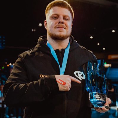 Eversax's tweet photo. #NouvellePhotoDeProfil https://t.co/LtafKykLd0