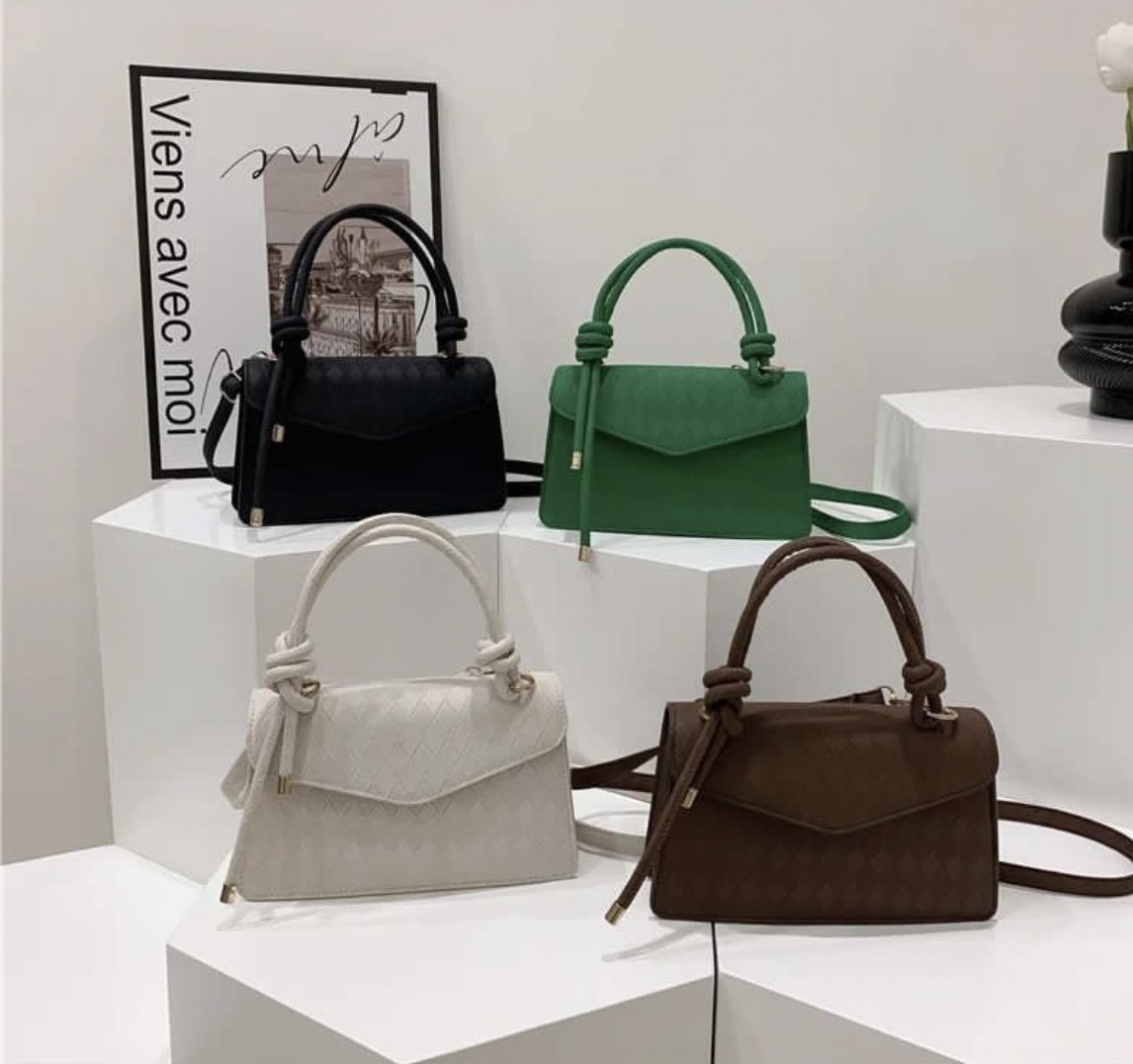 saaderhh's tweet photo. Cute mini bags😻
N7000
Kindly retweet 
Nationwide delivery 🚚 https://t.co/ulzuZXxyVL