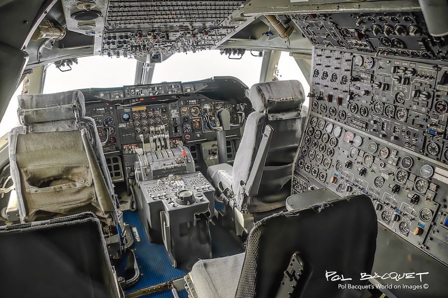 pbsolar's tweet photo. Cockpit du @Boeing 747-128 d'@airfrance F-BPVJ au @MuseeAirEspace avec vue sur le Salon à l'étage supérieur... de très beaux souvenirs ! - @AFnewsroom @CSEC_AirFrance @amis_AF @pilotes_af @airfrance_rss #B747 #afgeeks #AvGeek #avgeeks https://t.co/lkW6AB1JIp https://t.co/phQuDFVHzC