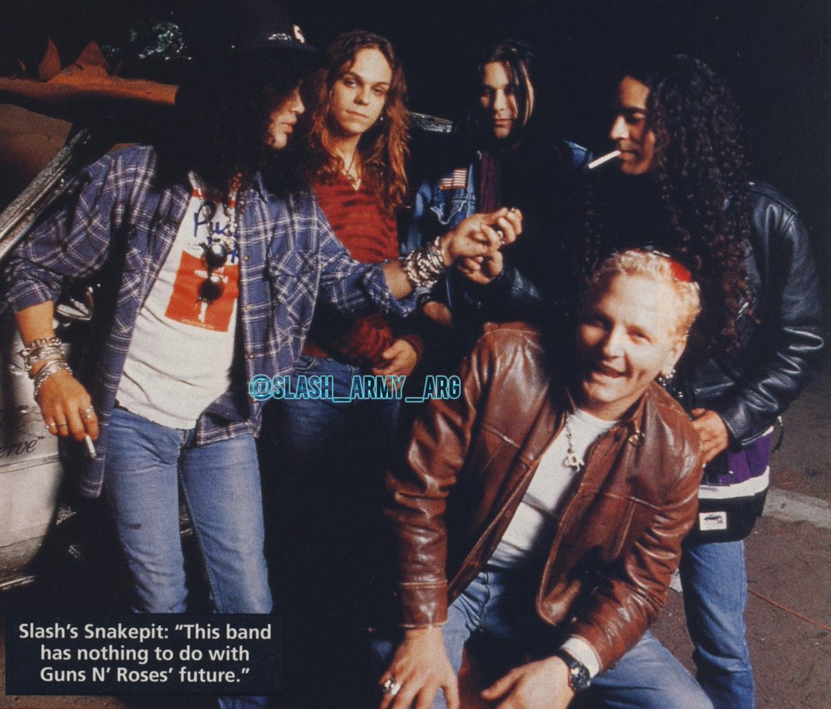 SlashArmy_ARG's tweet photo. Slash junto a la formación de Snakepit que grabó el álbum "It's Five O' Clock Somewhere" 🎩🐍

📸: Gene Kirkland
•
•
•
#slashsnakepit #slash @slash #ericdover #mattsorum #gilbyclarke #mikeinez #slashsnakepitifos #rnfnr #photoshoot #photography https://t.co/pzhyHNWKT8