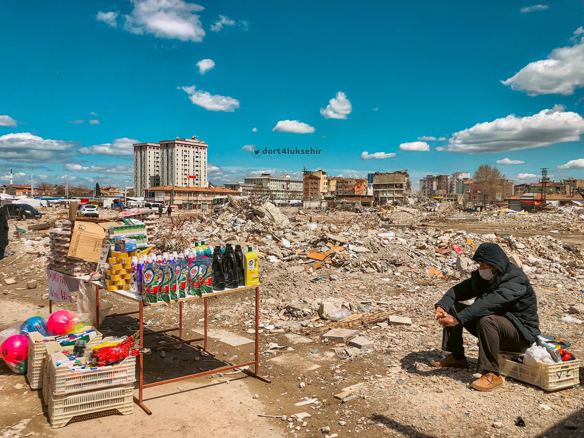 Bu şehirde çok şey yarım kaldı…
#Malatya #Deprem
