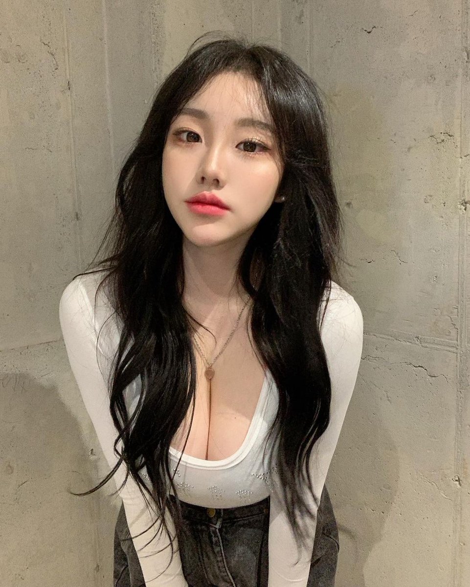 roughmw's tweet image. ️️ 
 ️️ 
 ️️ 

          adakah yang berkenan?   

 ️️ 
 ️️