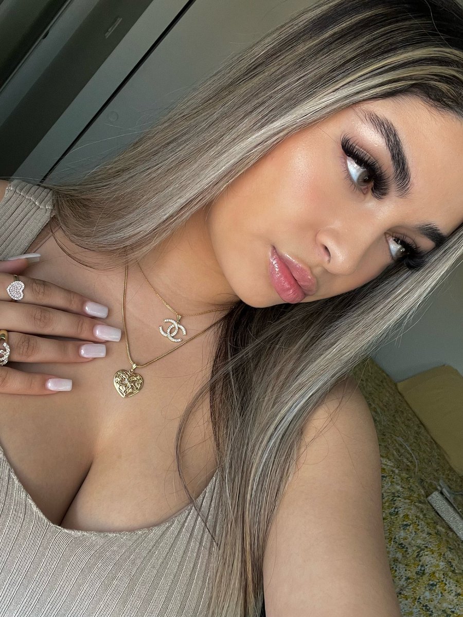 category always the face 🫶🏼