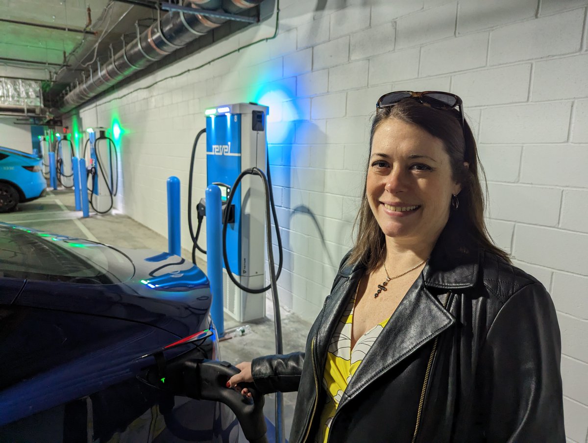 nylcv's tweet photo. NYLCV Pres @JulieTighe17 was the 1st member of the
public to charge up at @_GoRevelโs new & huge EV fast charging hub in South #Williamsburg! Among those on hand for the opening of the new facility was @nycmayor, #Revel founder @FrankReig, & #NYLCV chapter board member @JPotent! https://t.co/7IAUtsqxW2