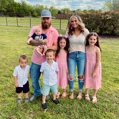 garnerkait10's tweet photo. Minus my Leighton Rose 🐣💗 https://t.co/fE8o75UV4D