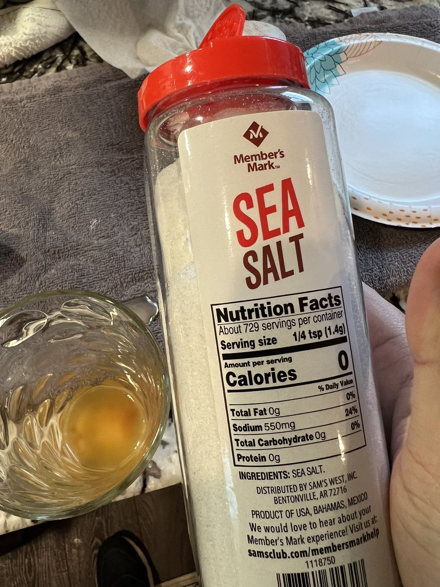 BradPharm's tweet image. Drink this while fasting:

Mix: 
1 tablespoon ACV 
Pinch of salt
8oz of water 

Boost metabolism ✅ 
Increase nutrient absorption ✅ 
Increase energy ✅